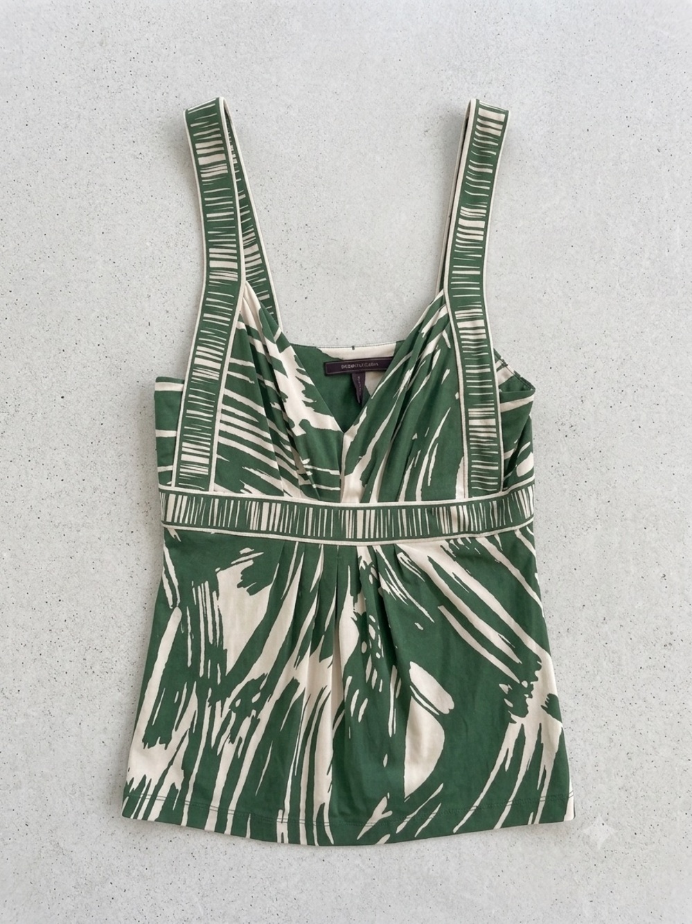 BCBGMaxAzria Tank Top Womens M Green Cream Print Empire Waist V-Neck